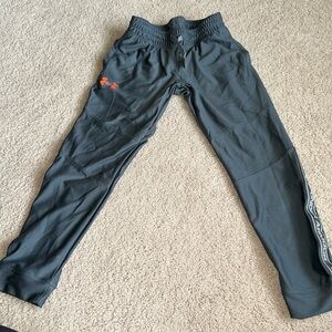 Boys under armour track pant xs